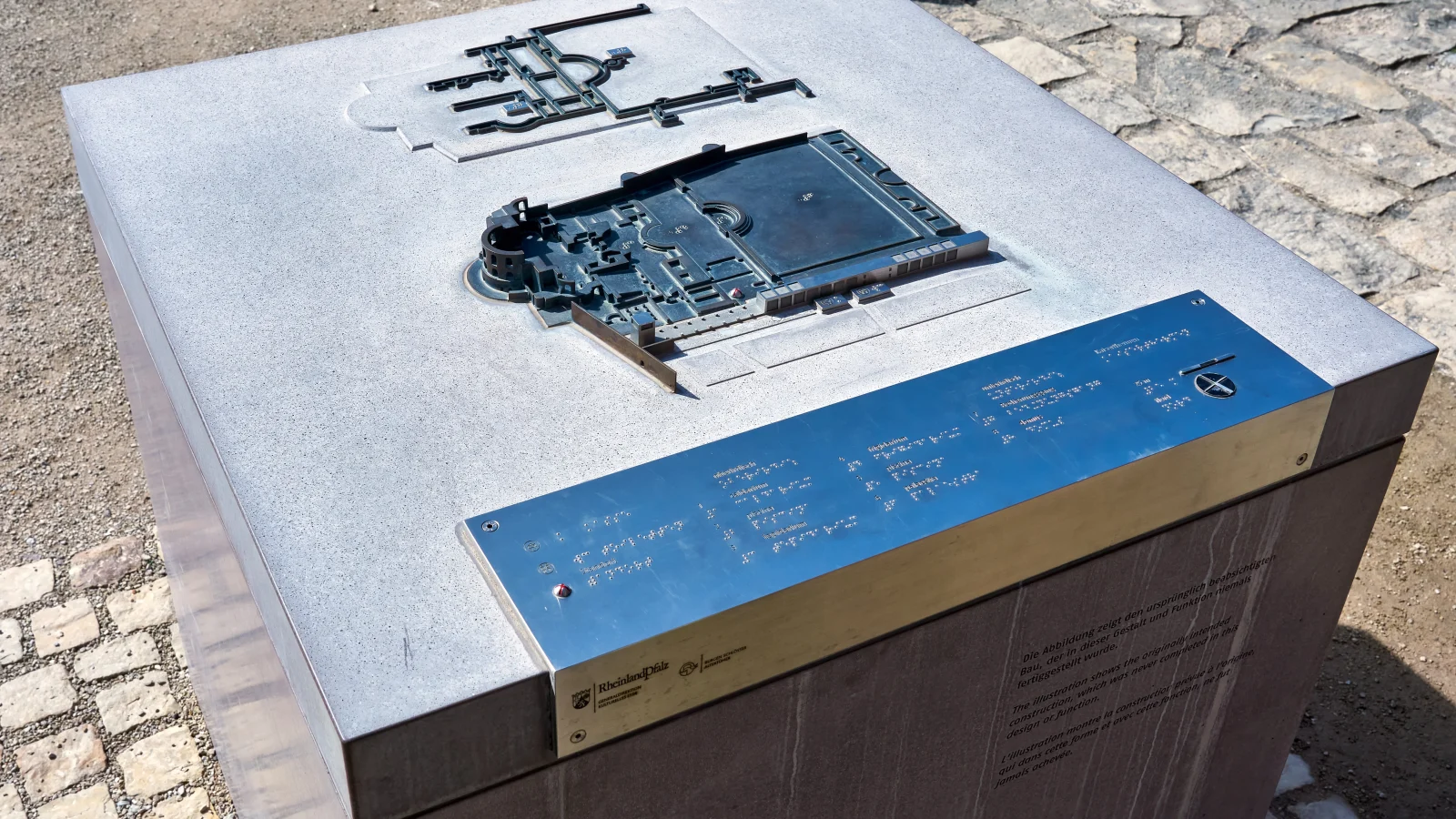 Tactile architectural model of the Kaiserthermen in Trier